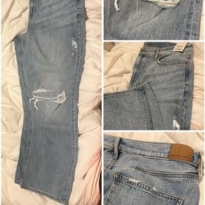 American Eagle Outfitters Light Blue Boyfriend Jeans